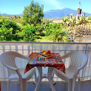 Hébergement de vacances Casa Del Sole Con Vista Sull'etna A 200 Mt Dal Mare, Acireale