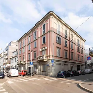https://apt-boutique-milano.italymilanhotels.net